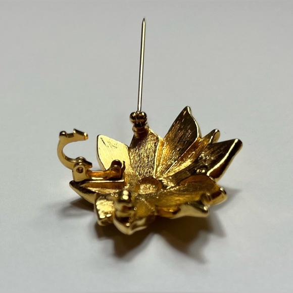 Avon Yellow Glittered Enamel Poinsettia Brooch and Earring Set - Picture 6 of 11